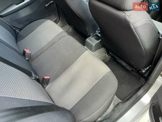 Сірий Шкода Фабія, об'ємом двигуна 1.42 л та пробігом 241 тис. км за 3800 $, фото 16 на Automoto.ua