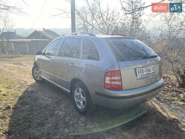 Сірий Шкода Фабія, об'ємом двигуна 1.39 л та пробігом 222 тис. км за 4950 $, фото 5 на Automoto.ua