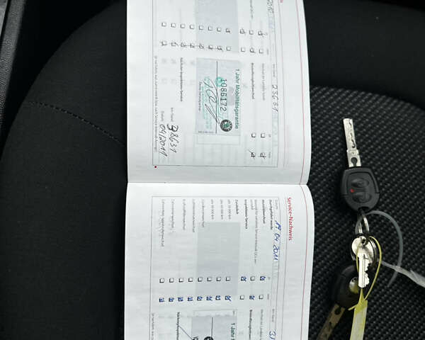 Шкода Фабия 2007 в Чернигове на Automoto.ua Серый Шкода Фабия, объемом двигателя 1.4 л и пробегом 193 тыс. км за 5400 $, фото 22 на Automoto.ua