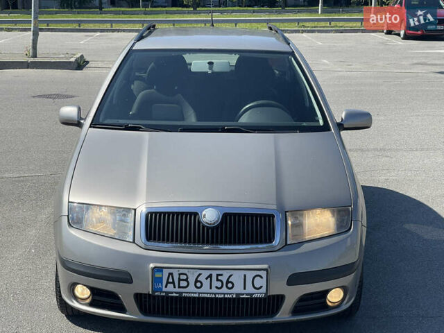 Серый Шкода Фабия, объемом двигателя 1.39 л и пробегом 226 тыс. км за 4900 $, фото 1 на Automoto.ua