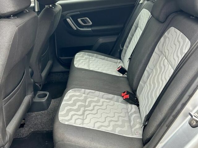 Серый Шкода Фабия, объемом двигателя 1.6 л и пробегом 247 тыс. км за 5350 $, фото 16 на Automoto.ua