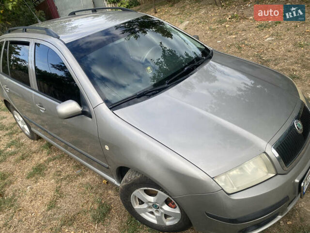 Сірий Шкода Фабія, об'ємом двигуна 1.39 л та пробігом 222 тис. км за 4950 $, фото 4 на Automoto.ua