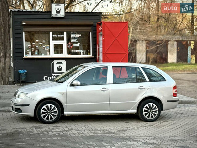 Серый Шкода Фабия, объемом двигателя 1.39 л и пробегом 190 тыс. км за 4300 $, фото 2 на Automoto.ua