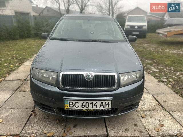 Сірий Шкода Фабія, об'ємом двигуна 1.2 л та пробігом 217 тис. км за 2950 $, фото 5 на Automoto.ua