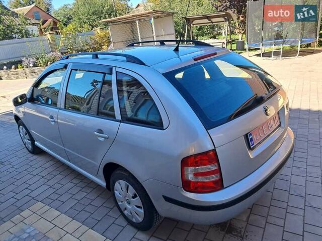 Серый Шкода Фабия, объемом двигателя 1.4 л и пробегом 174 тыс. км за 5000 $, фото 4 на Automoto.ua