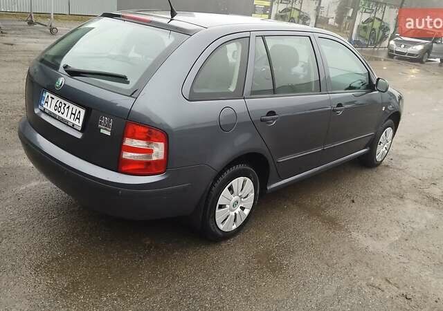 Серый Шкода Фабия, объемом двигателя 1.39 л и пробегом 194 тыс. км за 3850 $, фото 8 на Automoto.ua