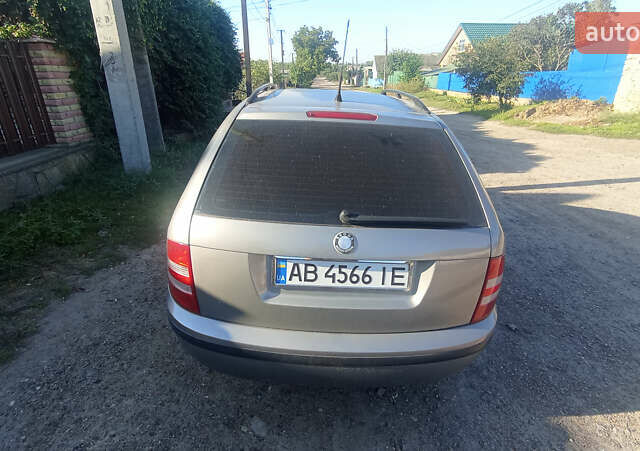 Сірий Шкода Фабія, об'ємом двигуна 1.39 л та пробігом 222 тис. км за 4950 $, фото 8 на Automoto.ua