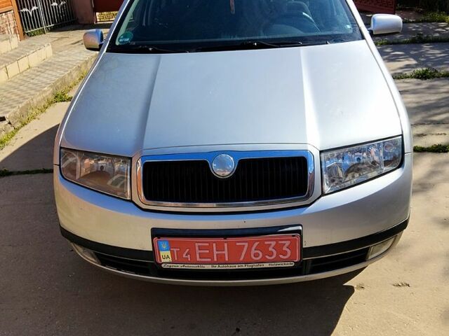 Серый Шкода Фабия, объемом двигателя 1.4 л и пробегом 208 тыс. км за 4400 $, фото 1 на Automoto.ua