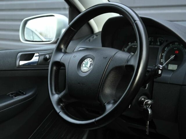 Серый Шкода Фабия, объемом двигателя 1.4 л и пробегом 209 тыс. км за 5350 $, фото 17 на Automoto.ua