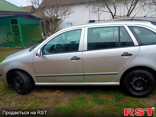 Серый Шкода Фабия, объемом двигателя 1.4 л и пробегом 385 тыс. км за 3530 $, фото 1 на Automoto.ua