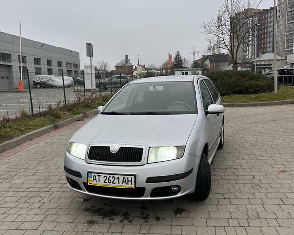 Серый Шкода Фабия, объемом двигателя 1.39 л и пробегом 249 тыс. км за 3500 $, фото 1 на Automoto.ua