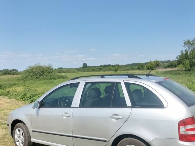 Серый Шкода Фабия, объемом двигателя 1.4 л и пробегом 183 тыс. км за 5360 $, фото 1 на Automoto.ua