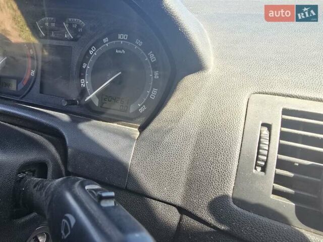 Шкода Фабія 2007 у Орехове на Automoto.ua Сірий Шкода Фабія, об'ємом двигуна 1.2 л та пробігом 205 тис. км за 2800 $, фото 14 на Automoto.ua