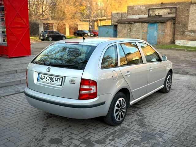 Серый Шкода Фабия, объемом двигателя 1.4 л и пробегом 190 тыс. км за 4300 $, фото 7 на Automoto.ua