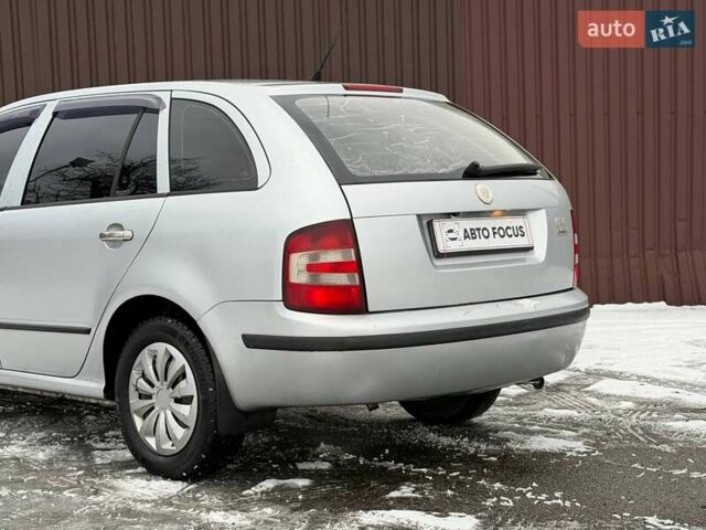 Серый Шкода Фабия, объемом двигателя 1.2 л и пробегом 246 тыс. км за 3290 $, фото 4 на Automoto.ua