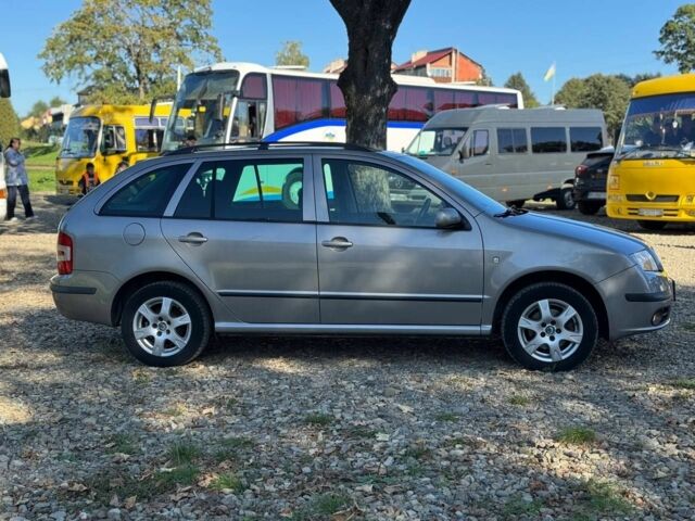 Сірий Шкода Фабія, об'ємом двигуна 1.4 л та пробігом 190 тис. км за 4250 $, фото 1 на Automoto.ua