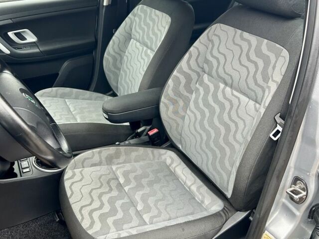 Серый Шкода Фабия, объемом двигателя 1.6 л и пробегом 247 тыс. км за 5350 $, фото 11 на Automoto.ua