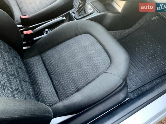 Серый Шкода Фабия, объемом двигателя 1.39 л и пробегом 253 тыс. км за 4900 $, фото 13 на Automoto.ua