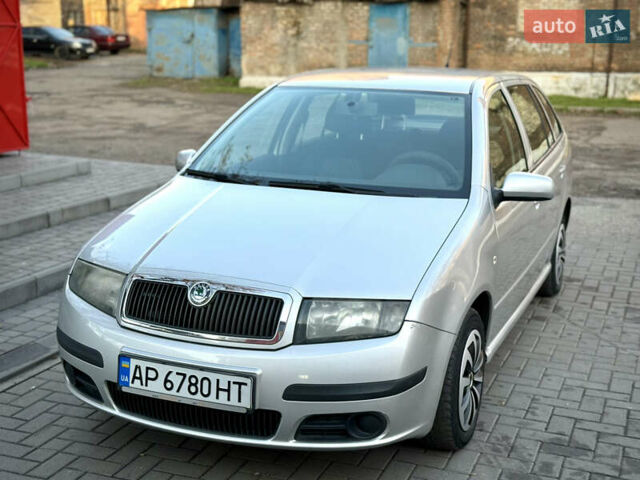 Серый Шкода Фабия, объемом двигателя 1.39 л и пробегом 190 тыс. км за 4300 $, фото 23 на Automoto.ua