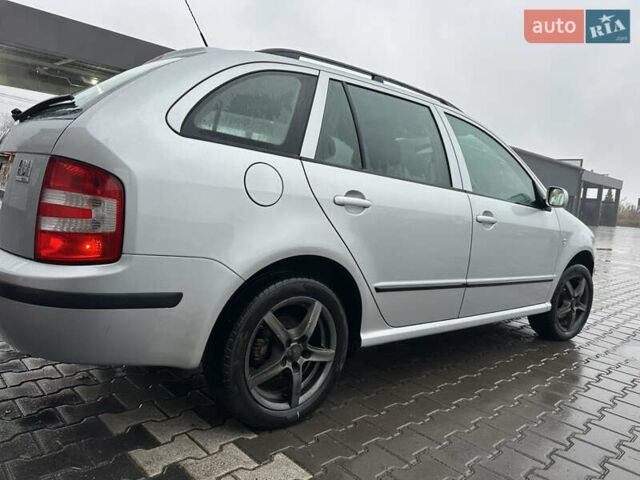 Серый Шкода Фабия, объемом двигателя 1.4 л и пробегом 203 тыс. км за 4800 $, фото 11 на Automoto.ua