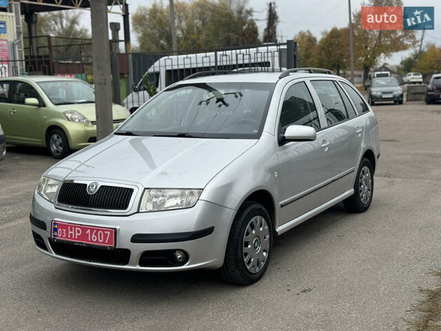Шкода Фабия 2007 в Чернигове на Automoto.ua Серый Шкода Фабия, объемом двигателя 1.4 л и пробегом 193 тыс. км за 5400 $, фото 2 на Automoto.ua
