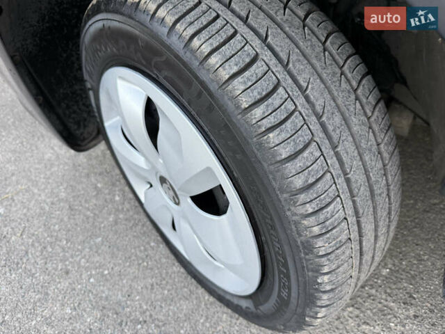 Серый Шкода Фабия, объемом двигателя 1.39 л и пробегом 202 тыс. км за 5200 $, фото 8 на Automoto.ua
