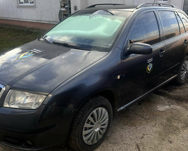 Сірий Шкода Фабія, об'ємом двигуна 1.39 л та пробігом 280 тис. км за 4500 $, фото 3 на Automoto.ua