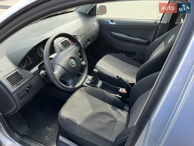 Сірий Шкода Фабія, об'ємом двигуна 1.42 л та пробігом 241 тис. км за 3800 $, фото 11 на Automoto.ua
