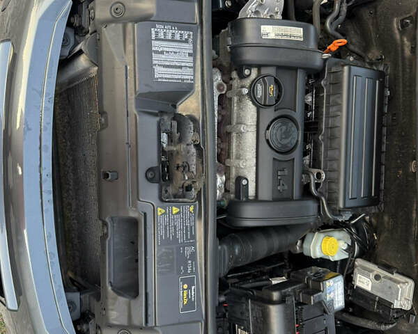 Серый Шкода Фабия, объемом двигателя 1.39 л и пробегом 202 тыс. км за 5200 $, фото 7 на Automoto.ua