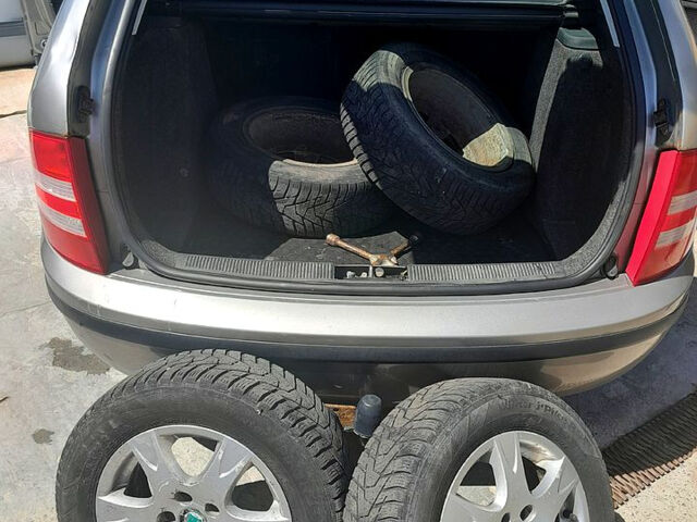 Серый Шкода Фабия, объемом двигателя 1.4 л и пробегом 280 тыс. км за 3200 $, фото 7 на Automoto.ua