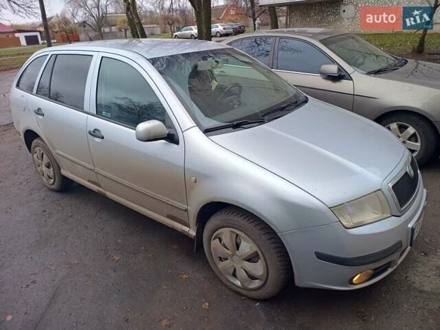 Серый Шкода Фабия, объемом двигателя 1.4 л и пробегом 280 тыс. км за 4300 $, фото 2 на Automoto.ua