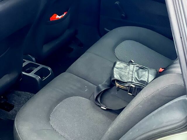 Серый Шкода Фабия, объемом двигателя 1.4 л и пробегом 226 тыс. км за 4550 $, фото 6 на Automoto.ua