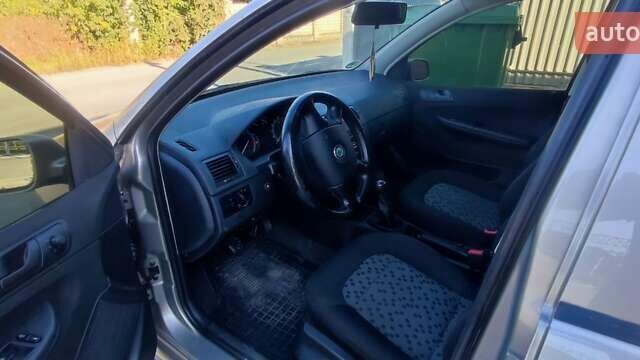Сірий Шкода Фабія, об'ємом двигуна 1.39 л та пробігом 227 тис. км за 3750 $, фото 12 на Automoto.ua