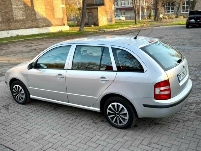 Серый Шкода Фабия, объемом двигателя 1.4 л и пробегом 190 тыс. км за 4300 $, фото 19 на Automoto.ua