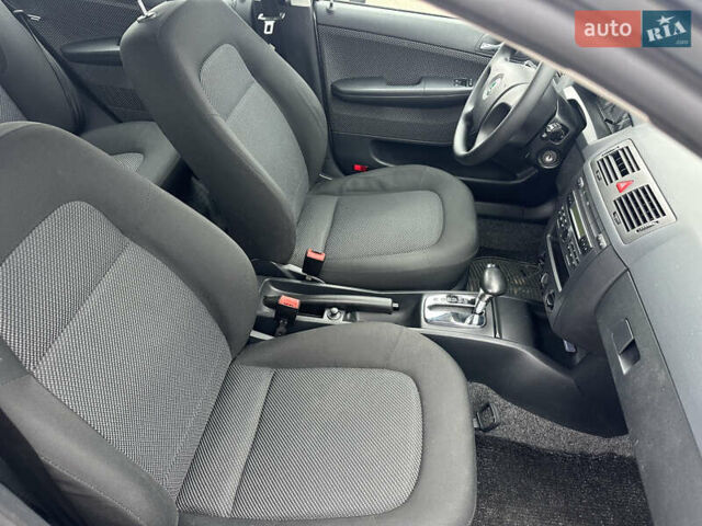 Серый Шкода Фабия, объемом двигателя 1.4 л и пробегом 217 тыс. км за 5499 $, фото 9 на Automoto.ua