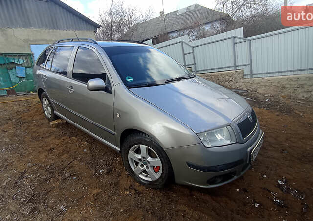 Сірий Шкода Фабія, об'ємом двигуна 1.39 л та пробігом 222 тис. км за 4950 $, фото 15 на Automoto.ua