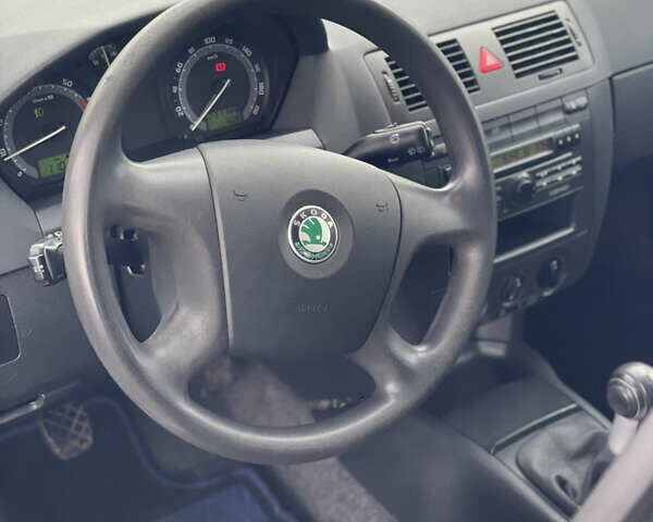 Серый Шкода Фабия, объемом двигателя 1.4 л и пробегом 231 тыс. км за 4500 $, фото 19 на Automoto.ua