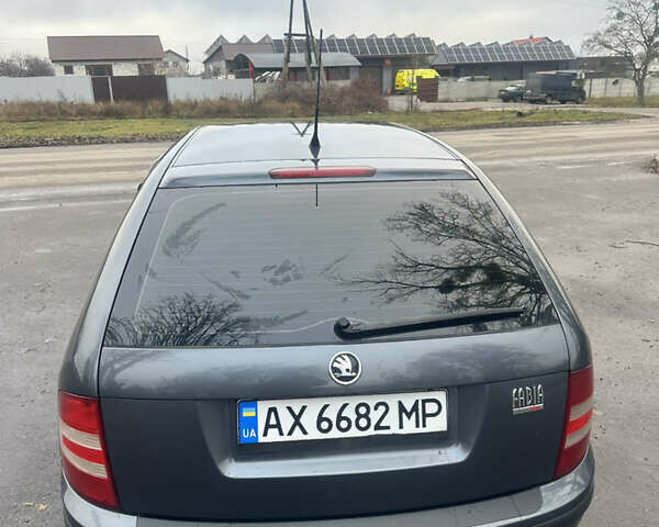 Серый Шкода Фабия, объемом двигателя 1.39 л и пробегом 180 тыс. км за 4350 $, фото 7 на Automoto.ua