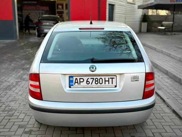 Серый Шкода Фабия, объемом двигателя 1.4 л и пробегом 190 тыс. км за 4300 $, фото 9 на Automoto.ua