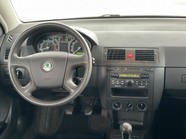 Серый Шкода Фабия, объемом двигателя 1.4 л и пробегом 231 тыс. км за 4500 $, фото 14 на Automoto.ua