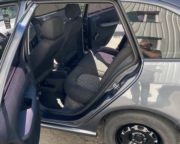 Серый Шкода Фабия, объемом двигателя 1.2 л и пробегом 228 тыс. км за 5200 $, фото 8 на Automoto.ua