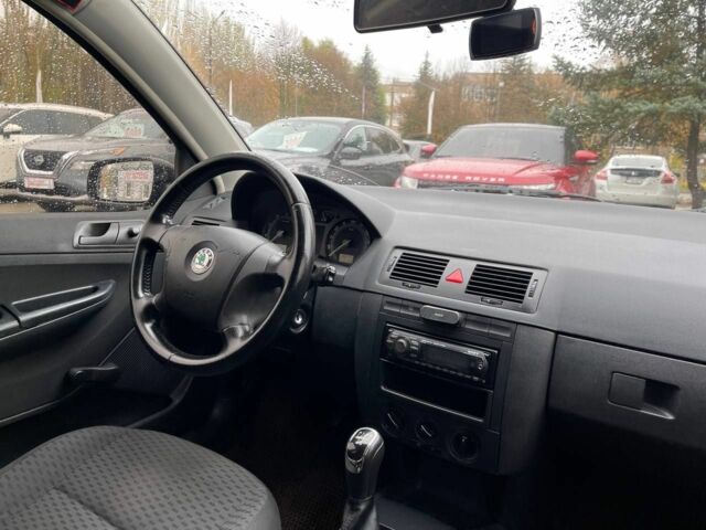 Шкода Фабия 2007 в Кривом Роге на Automoto.ua Серый Шкода Фабия, объемом двигателя 1.2 л и пробегом 180 тыс. км за 3700 $, фото 15 на Automoto.ua