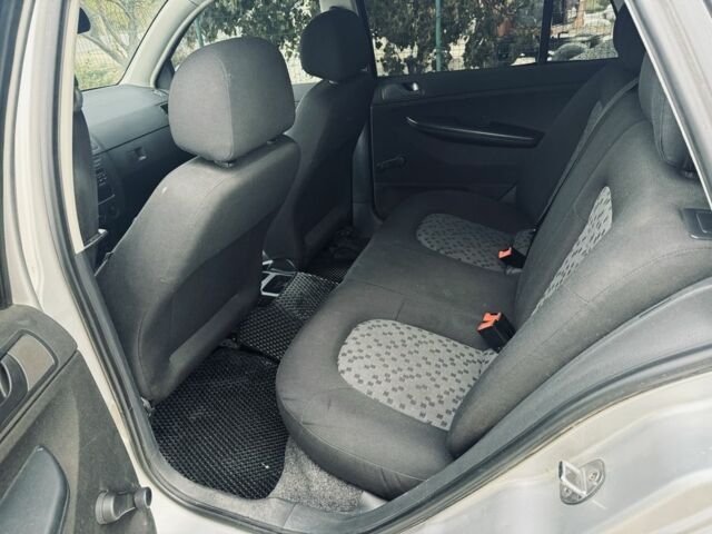 Сірий Шкода Фабія, об'ємом двигуна 1.4 л та пробігом 230 тис. км за 4500 $, фото 8 на Automoto.ua