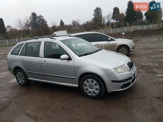 Сірий Шкода Фабія, об'ємом двигуна 1.39 л та пробігом 315 тис. км за 3900 $, фото 3 на Automoto.ua