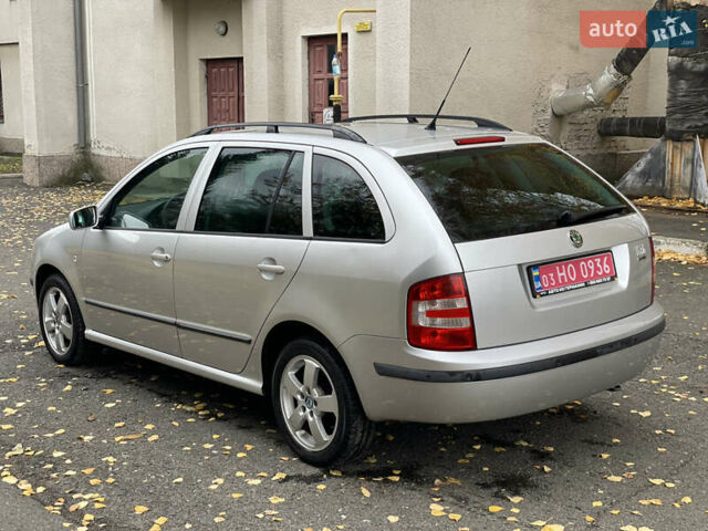 Серый Шкода Фабия, объемом двигателя 1.4 л и пробегом 231 тыс. км за 4500 $, фото 3 на Automoto.ua