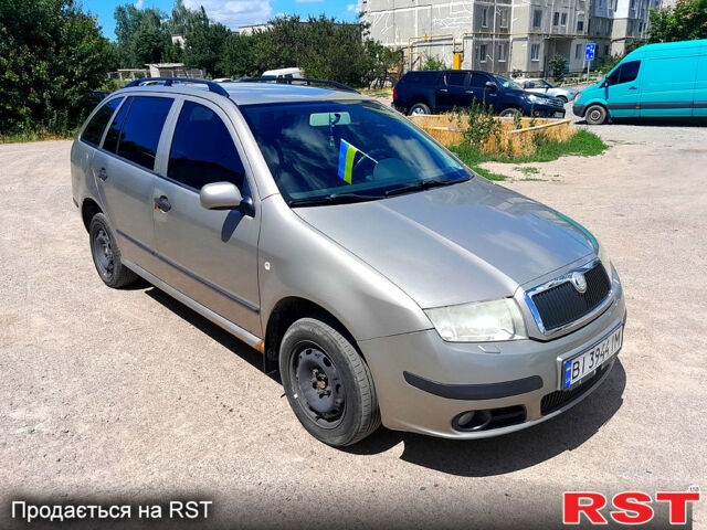 Серый Шкода Фабия, объемом двигателя 1.4 л и пробегом 280 тыс. км за 3200 $, фото 1 на Automoto.ua