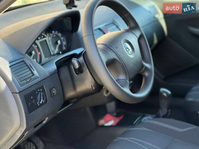 Шкода Фабія 2007 у Одесі на Automoto.ua Сірий Шкода Фабія, об'ємом двигуна 1.2 л та пробігом 269 тис. км за 4999 $, фото 13 на Automoto.ua
