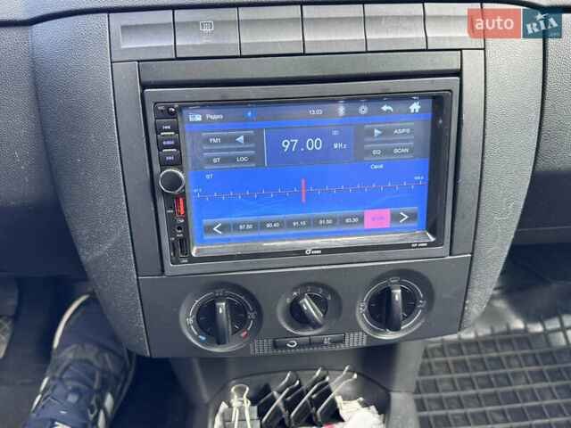 Серый Шкода Фабия, объемом двигателя 1.4 л и пробегом 213 тыс. км за 5200 $, фото 12 на Automoto.ua