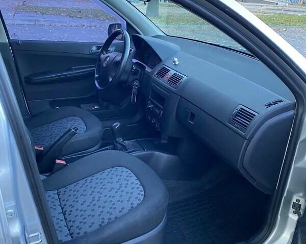 Шкода Фабия 2007 в Броварах на Automoto.ua Серый Шкода Фабия, объемом двигателя 1.2 л и пробегом 234 тыс. км за 2999 $, фото 7 на Automoto.ua