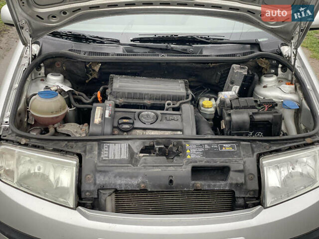 Серый Шкода Фабия, объемом двигателя 1.4 л и пробегом 226 тыс. км за 4550 $, фото 9 на Automoto.ua